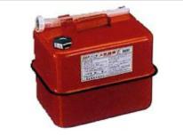ガソリンの貯蔵に適した容器の例 金属缶 赤色