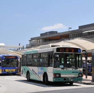徳山駅北口駅前広場バス停の一部が新しくなりました