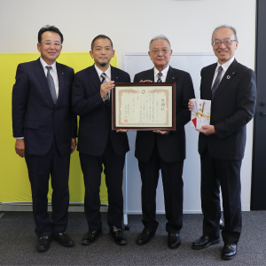 教育長と周南西ロータリークラブの会員