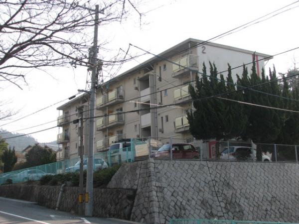 高尾住宅2棟の外観