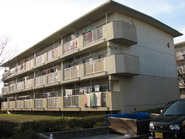 金剛山住宅4棟外観