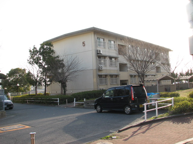 金剛山住宅5棟外観