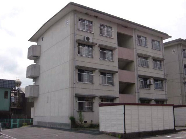 勝間住宅B棟外観