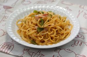 フライパンひとつてササっと作る簡単ナポリタン