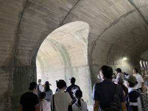 トンネル