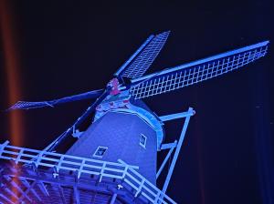 ゆめ風車ブルーライトアップ_2