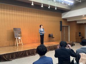 授賞式での市長挨拶