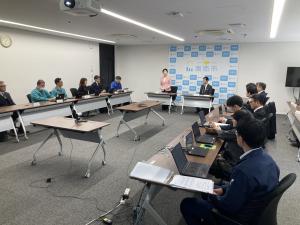 木質バイオマス材利活用推進協議会で挨拶をする市長
