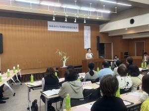 周南市母子保健推進協議会総会で挨拶をする市長