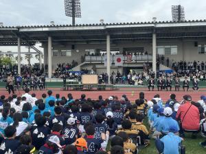 周南市スポーツ少年団総合結団式で挨拶をする市長
