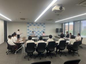 懇談する市長と生徒