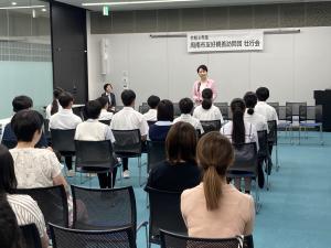 挨拶をする市長