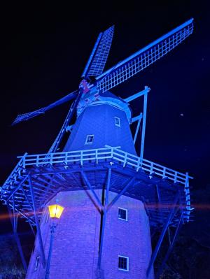 ゆめ風車ブルーライトアップ_1