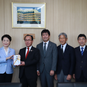 市長と徳山ロータリークラブの皆さん