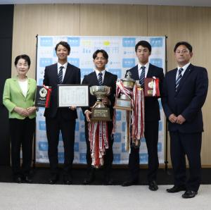 市長と周南公立大学硬式野球部